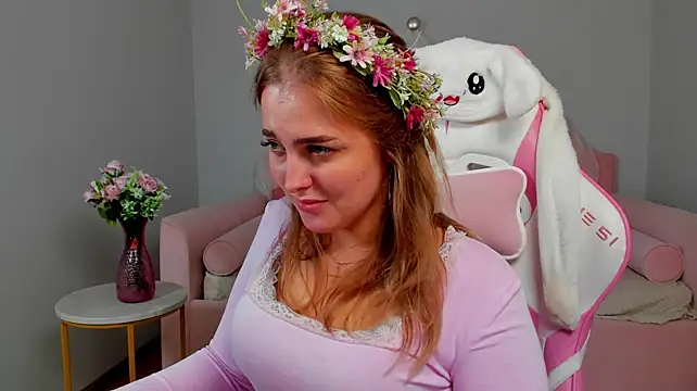 EllaBells stripchat live cam model