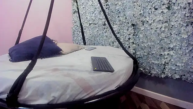 Angel_Alba_ stripchat live cam model