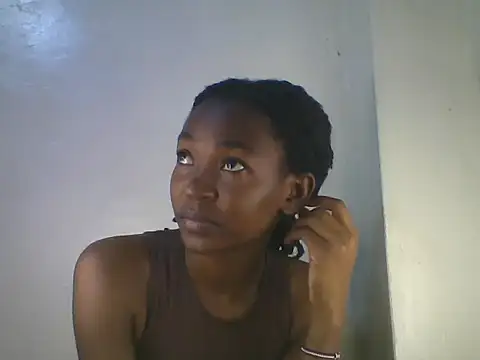 cutebrownny stripchat live cam model