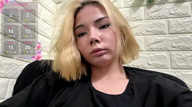 VersieWoodal stripchat live cam model