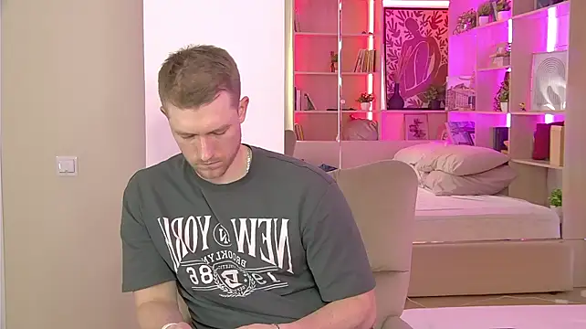 EthanPinkman stripchat live cam model