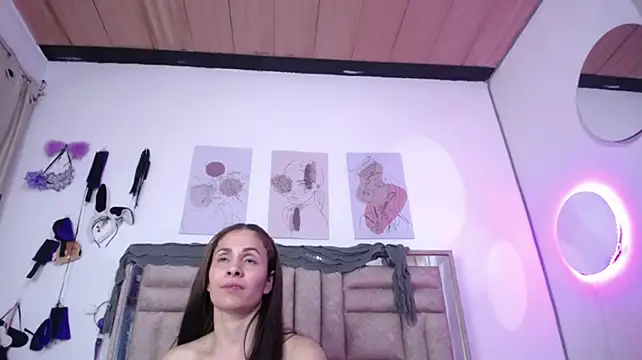 Bombom_Lux stripchat live cam model