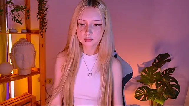 SashaQuin stripchat live cam model