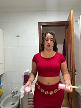 SelenaRamirez stripchat live cam model