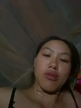 hoa_mai stripchat live cam model