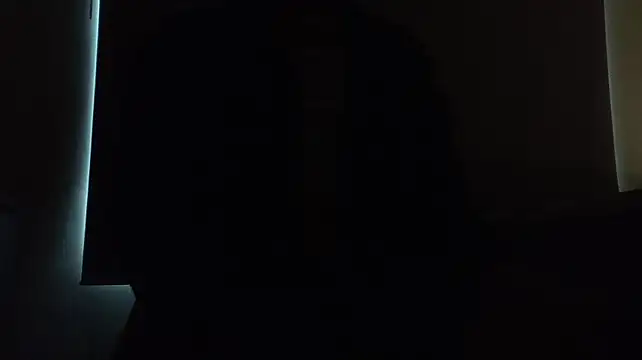 LariBodyMagic stripchat live cam model