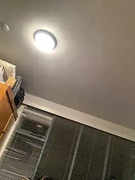 YourSnackIsOnFire stripchat live cam model