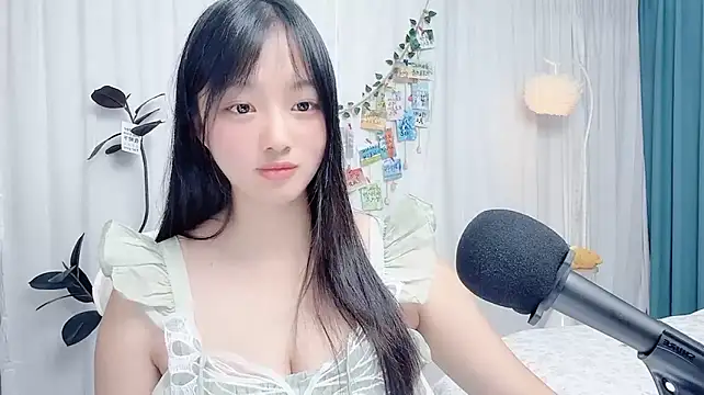 Winnie666999 stripchat live cam model