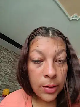 CurvyMilen stripchat live cam model