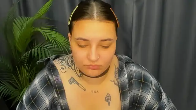 NikkiSummer stripchat live cam model