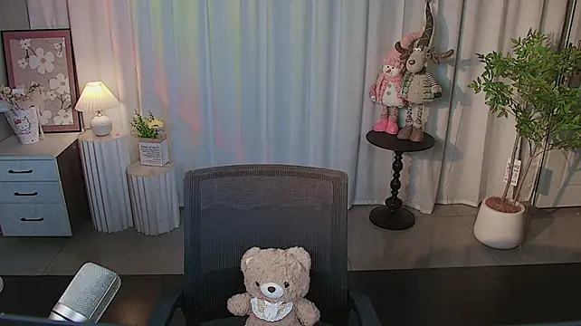ovo-caicai stripchat live cam model