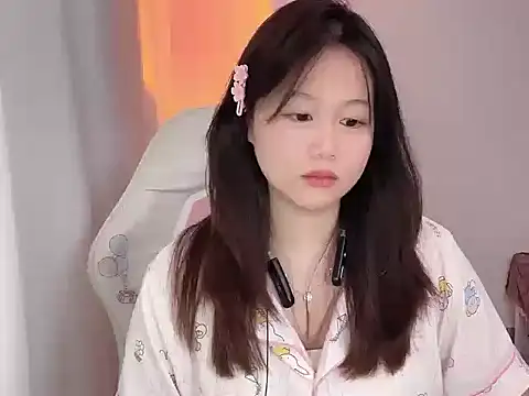 -LeYou- stripchat live cam model
