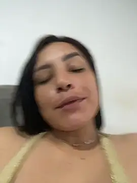 XIOMY- stripchat live cam model