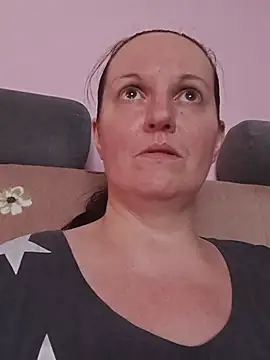 BustyLadyAlma stripchat live cam model