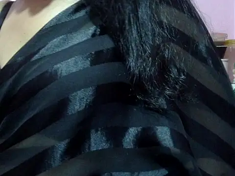 Pooja-suman stripchat live cam model