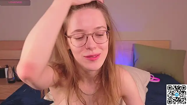 emmasday stripchat live cam model