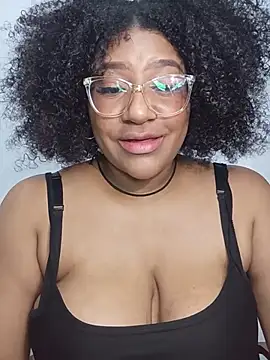 gigiblue89 stripchat live cam model