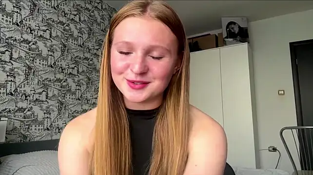 LisFris stripchat live cam model