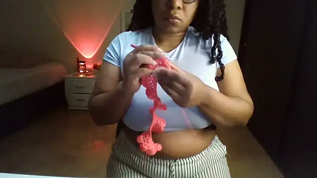 Dreambody- stripchat live cam model