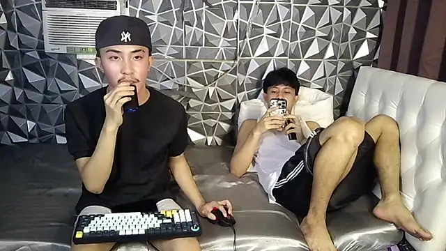 Urloverhardcock stripchat live cam model