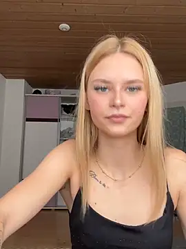 YoungGermanKiki18 stripchat live cam model