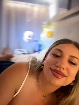 miamellycious stripchat live cam model