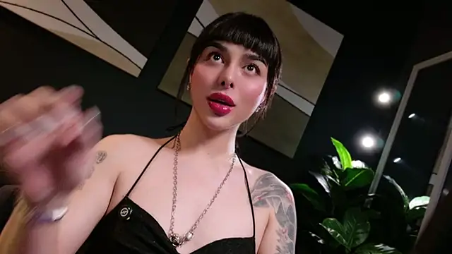 LetisiaRocks stripchat live cam model