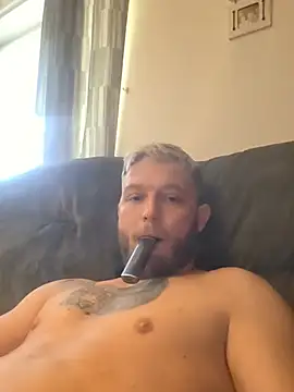 10AlphaPapa01 stripchat live cam model