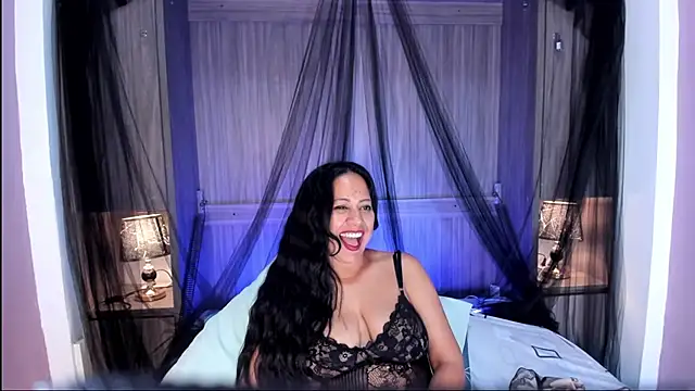 AllieBennet stripchat live cam model