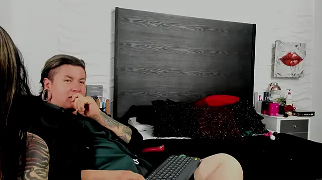 inkedsinners_ stripchat live cam model