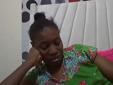 Eebony_Bubbly stripchat live cam model