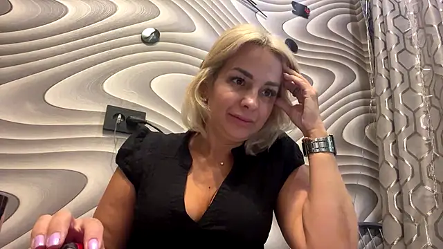 BrianaLush stripchat live cam model