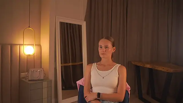MartyBudy stripchat live cam model