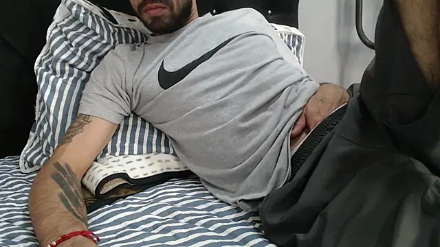 bigdick_monster1 stripchat live cam model