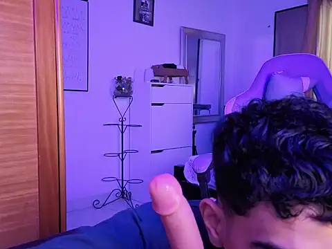 Yamilk101 stripchat live cam model