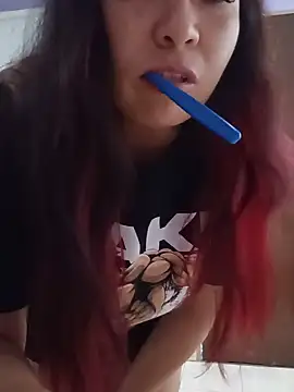 LatinaCalienteMilf stripchat live cam model