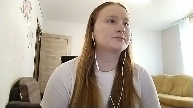 AnikaLipps stripchat live cam model