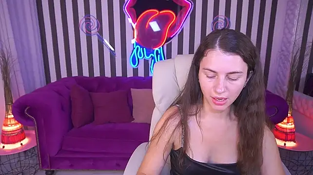 LittleJulii stripchat live cam model