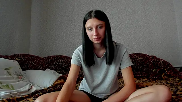 MilaShka29 stripchat live cam model