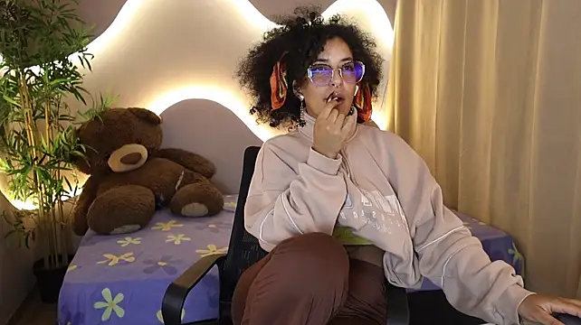 Millie_Volturi stripchat live cam model