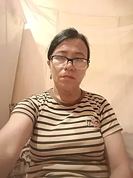 Chilly-wet stripchat live cam model