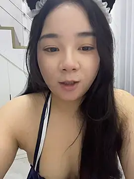 Luna-girl stripchat live cam model