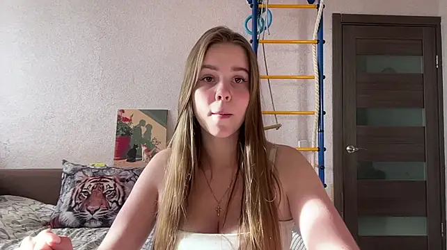 Peekinside stripchat live cam model