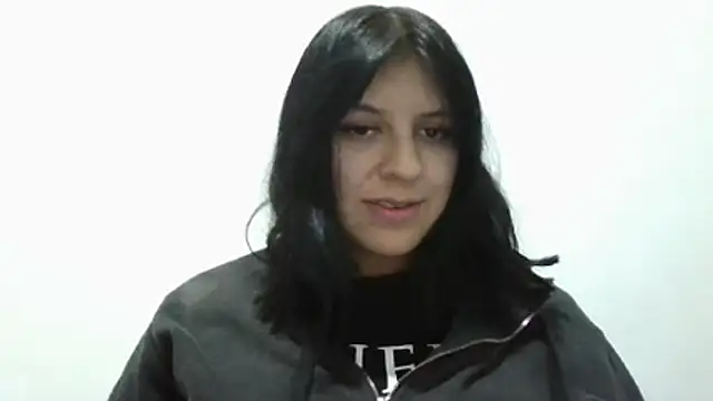 Kate-Pauhl stripchat live cam model
