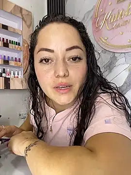Nails_Lucia stripchat live cam model