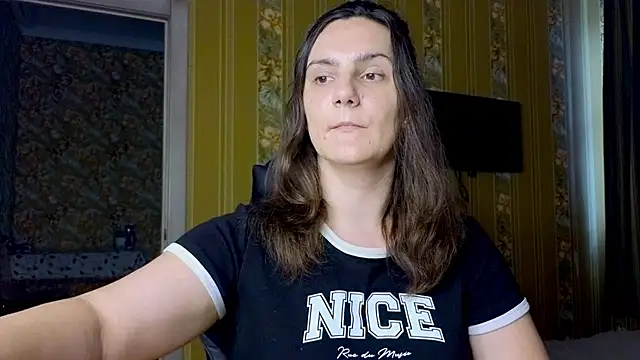 Miss-Understood stripchat live cam model