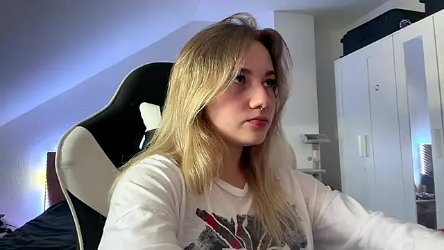 tutsicutie stripchat live cam model