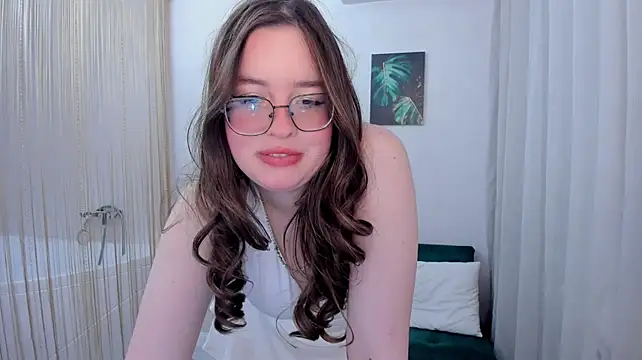 WishToBloom stripchat live cam model