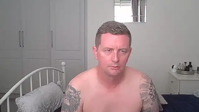 Crusher19830 stripchat live cam model