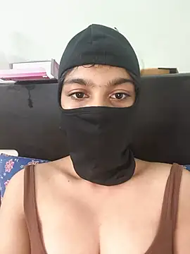MalluSis stripchat live cam model
